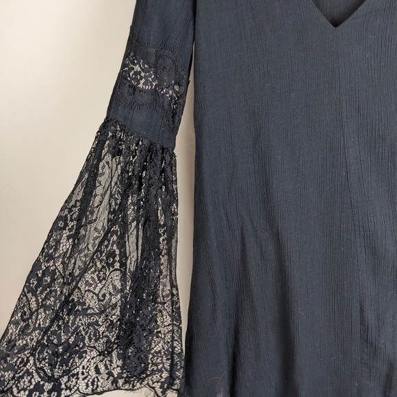 L Space cotton black bell sleeve and lace kaftan top - Picture 10 of 11
